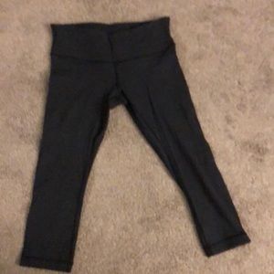 Lululemon grey capri leggings